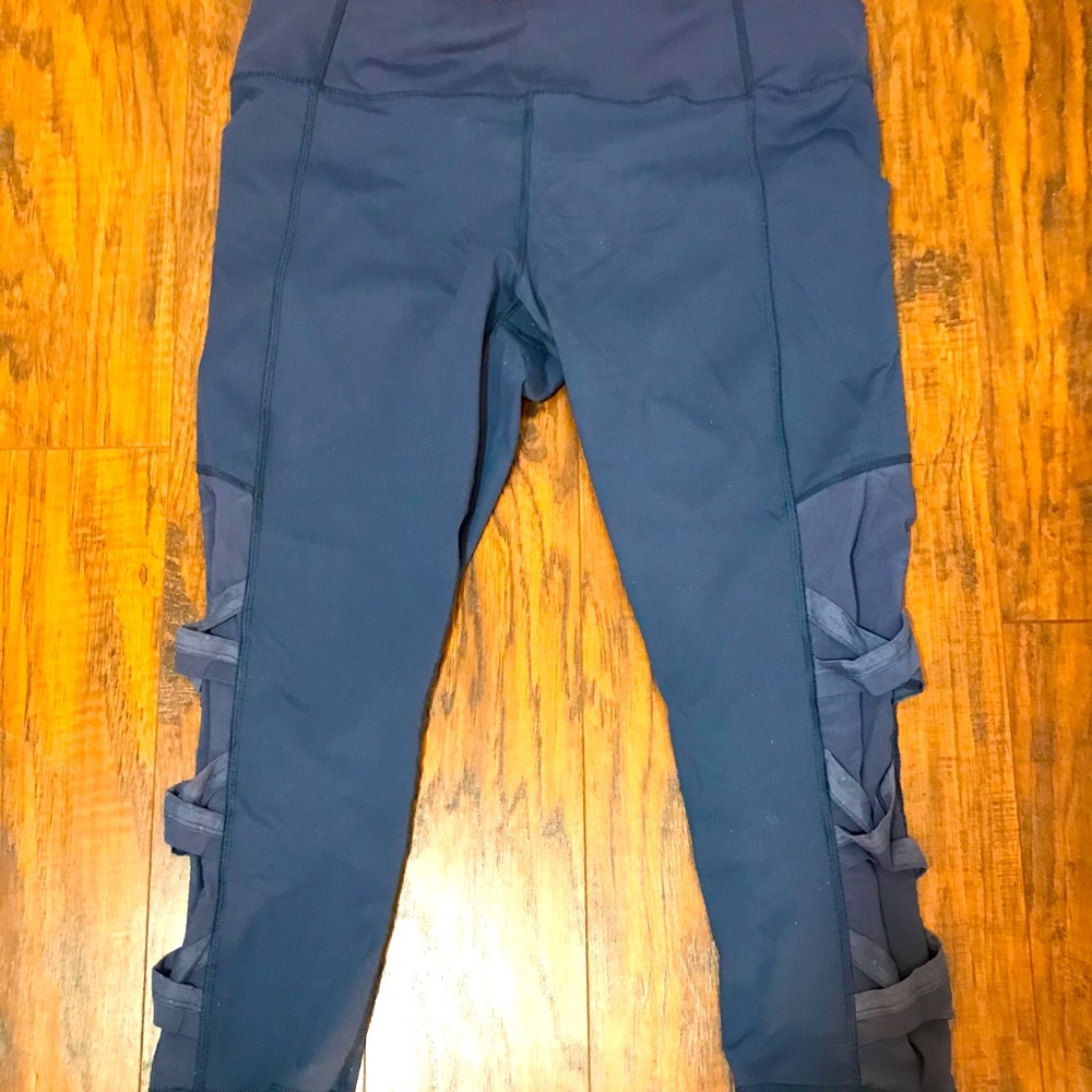 Crop Capri athletic leggings